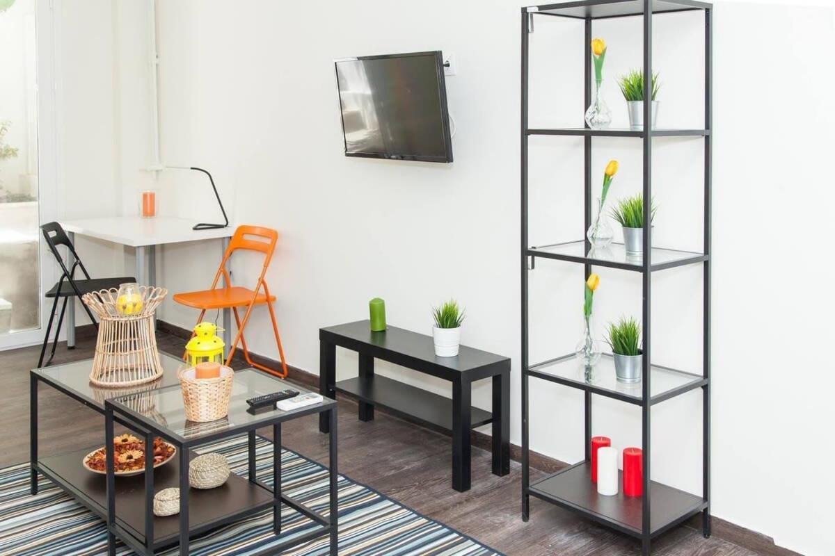 Cozy In Prestigious Area Of Kolonaki Athens